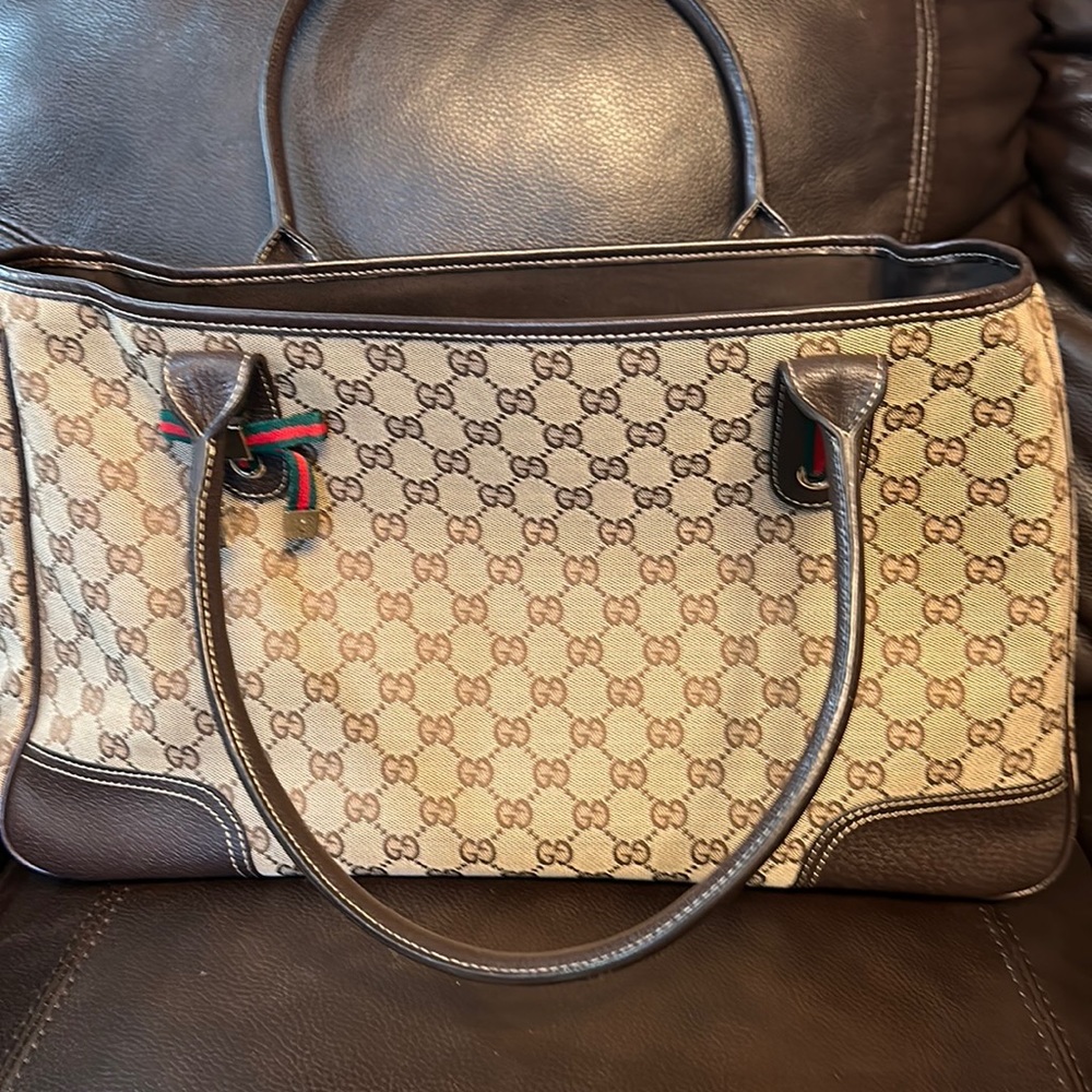 gucci tote bag in canvas with leather handle and on bottom. very good condition - Picture 6 of 10